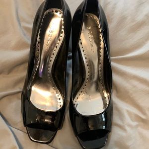 BCBG 3in peep toe heels